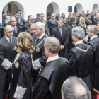 Las autoridades judiciales se ponen en pie para recibir al presidente del TSJ, José Luis Concepción, y a la fiscal superior de Castilla y León, María Lourdes Rodríguez Rey.-SANTI OTERO