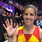 Marta Pérez saluda a las cámaras en los instantes antes de la salida de la serie mundialista.-TELEDEPORTE
