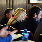 Enrique García interviene ayer ante la mirada de Carlos Martínez Mínguez.-ÁLVARO MARTÍNEZ