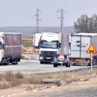 El sector del transporte en Soria no vive su mejor momento.-Valentín Guisande