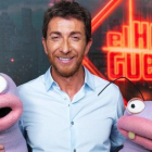 Pablo Motos, con las hormigas Trancas yBarrancas, en el programa de Antena 3 'El hormiguero'.-GARVER