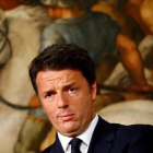 Matteo Renzi, durante una rueda de prensa en el palacio Chigi, en el mes de junio.-REUTERS / TONY GENTILE