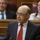 El ministro de Hacienda, Cristóbal Montoro, en el Congreso de los Diputados, en un imagen de archivo.-PACO CAMPOS