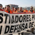 Estibadores del puerto de Pasaia (Guipúzcoa), durante una protesta.-EFE / JUAN HERRERO