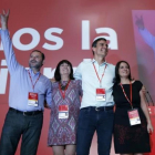 Pedro Sánchez, junto a sus principales colaboradores, este sábado en la inauguración del congreso del PSOE.-DAVID CASTRO