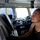 La capitana del Sea Watch 3, Carola Rackete, a bordo de la nave.-TILL M. EVANS (SEA WATCH)