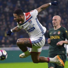 Memphis Depay en una imagen de archivo disputando un partido con el Olympique de Lyon.-ROMAIN LAFABREGUE/ AFP