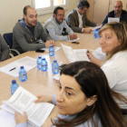 Miembros de la directiva de Asohtur en el comité de ayer. / V. G. -