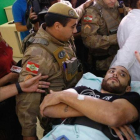 Alan Ruschel, a su llegada al hospital de Chapecó, el pasado día 13.-AFP / MÁRCIO CUNHA