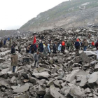 Búsqueda de supervivientes en la zona devastada de Sichuan.-AFP / STR