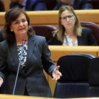 La vicepresidenta del Gobierno, Carmen Calvo, interviene durante la sesión de control al Gobierno en el Pleno del Senado, este martes en Madrid.-EFE