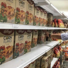 Lineal de un supermercado de Caracas con los icónicos cereales de maíz Corn Flakes de la marca Kelloggs  este martes 15 de mayo de 2018-MIGUEL GUTIERREZ (EFE)