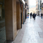 Local comercial cerrado y en alquiler en el Collado.-ÁLVARO MARTÍNEZ