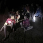 Encuentran a los 13 niños desaparecidos en Tailandia tras pasar nueve días en una cueva inundada.-/ REAL EJÉRCITO DE TAILANDIA