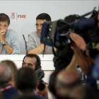 El presidente de la gestora del PSOE, Javier Fernández, en la reunión del comité federal del partido.-JOSE LUIS ROCA