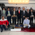 Una imagen de familia de los galardonados tras la entrega de los trofeos taurinos. / ÁLVARO MARTÍNEZ-