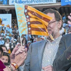 Barberá, exultante, con Rajoy y el presidente valenciano, Alberto Fabra, durante la campaña del 24-M, antes del batacazo del PP.-Foto: MIGUEL LORENZO
