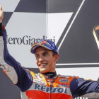 Marc Márquez (Honda) celebra, en el podio del Red Bull Ring, su segundo puesto.-EL PERIÓDICO