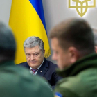 El presidente ucraniano con los altos cargos del Ejército-MYKHAILO MARKIV / REUTERS