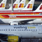 Avión de Vueling en el aeropuerto de Madrid.-EL PERIÓDICO