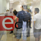 Personas en el Ecyl.-VALENTÍN GUISANDE