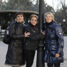 De izquierda a derecha, Ana Isabel Delgado, Rufina García del Amo y Matilde Piazuelo. / VALENTÍN GUISANDE-