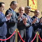 Lucas, Fernández, Fernández Diaz, Posada, Ruiz Medrano y Pardo, durante la inauguración del cuartel. / Á.M.-
