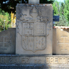 La tumba en a que permanece enterrado el aristócrata.-Álvaro Martínez