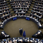 Estrasburgo /El presidente de la Comisión, Jean-Claude Juncker, se dirige al pleno del Parlamento Europeo.-AFP / FREDERICK FLORIN