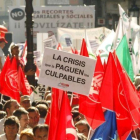 Protestas de funcionarios contra las rebajas salariales y la temporalidad.-KOTE RODRIGO