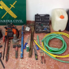 Efectos intervenidos a los presuntos ladrones de gasóleo en Almazán. / SUBDELEGACIÓN-