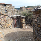 La casa de Romana luce impoluta en una de las pendientes que ‘pueblan’ Valdenegrillos.-Álvaro Martínez
