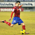 Julio Álvarez es el encargado de todas las acciones a balón parado del equipo. / DIEGO MAYOR-