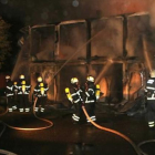 Incendio en un centro de acogida de refugiados de Sülldorf, en Hamburgo, el pasado día 17.-EFE / SEBASTIAN PETERS / CITYNEWSTV