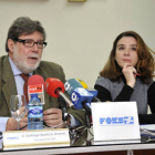 Santiago Aparicio y María Ángeles Fernandez, hoy, en rueda de prensa. / VALENTÍN GUISANDE-