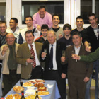 Los jugadores del CMA despiden el año con un ágape. / VALENTÍN GUISANDE-