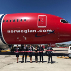 Imagen de la inauguración del vuelo de Barcelona a Miami de Norwegian Airlines desde el aeropuerto del Prat.-EL PERIÓDICO (ARCHIVO)