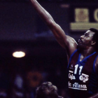 El pívot norteamericano Abdul Jeelani en una imagen como jugador del Baskonia.-