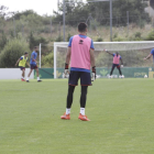 Gaizka, en primer término, durante el entrenamiento ayer en la ciudad deportiva del Numancia.-LUIS ÁNGEL TEJEDOR