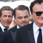 Quentin Tarantino, Leonardo DiCaprio y Brad Pitt, tras el estreno de Érase una vez en Hollywood en Cannes.-VALERY HACHE (AFP)