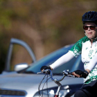 La presidenta Rousseff, en bicicleta el día antes de comparecer por el 'impeachment'.-UESLEI MARCELINO / REUTERS