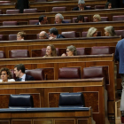 El presidente del Partido Popular, Pablo Casado , y las diputadas y exministras Dolores de Cospedal y Dolors Montserrat, en el Congreso de los Diputados.-JUAN CARLOS HIDALGO (EFE)