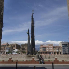 El monumento franquista del Ebre, en Tortosa, inaugurado en 1966.-JOAN REVILLAS