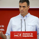 Pedro Sánchez durante su rueda de prensa en la sede del PSOE en Madrid, en la calle Ferraz.-JOSÉ LUIS ROCA