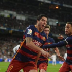 Suárez celebra el primer gol del Barça.-JORDI COTRINA