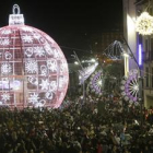 Una gran multitud acudió al encendido navideño-Luis Ángel Tejedor