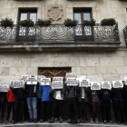 cto de apoyo de vecinos y amigos de los dos primeros detenidos por la agresión a dos guardias civiles en Alsasua, el pasado día 17 de octubre.-EFE / JESÚS DIGES