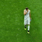 Neuer abandona abatido el césped del Kazán Arena tras la eliminación de Alemania.-/ REUTERS / DYLAN MARTINEZ