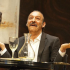 Santi Ibáñez, en la obra teatral 'El sopar dels idiotes', en el 2011.-FERRAN SENDRA