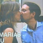 El informativo de Telemadrid ilustró el domingo las primarias de IU con una imagen de Tania Sánchez besando a Pablo Iglesias.-Foto: TELEMADRID